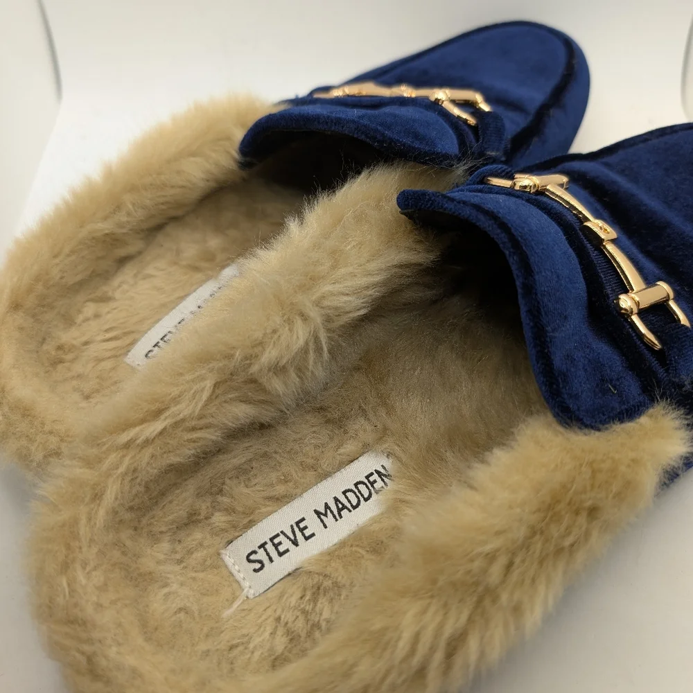 Blue Velvet Sz 7 Men's Steve Madden Loafers with Gold Buckle - Picture 3 of 5